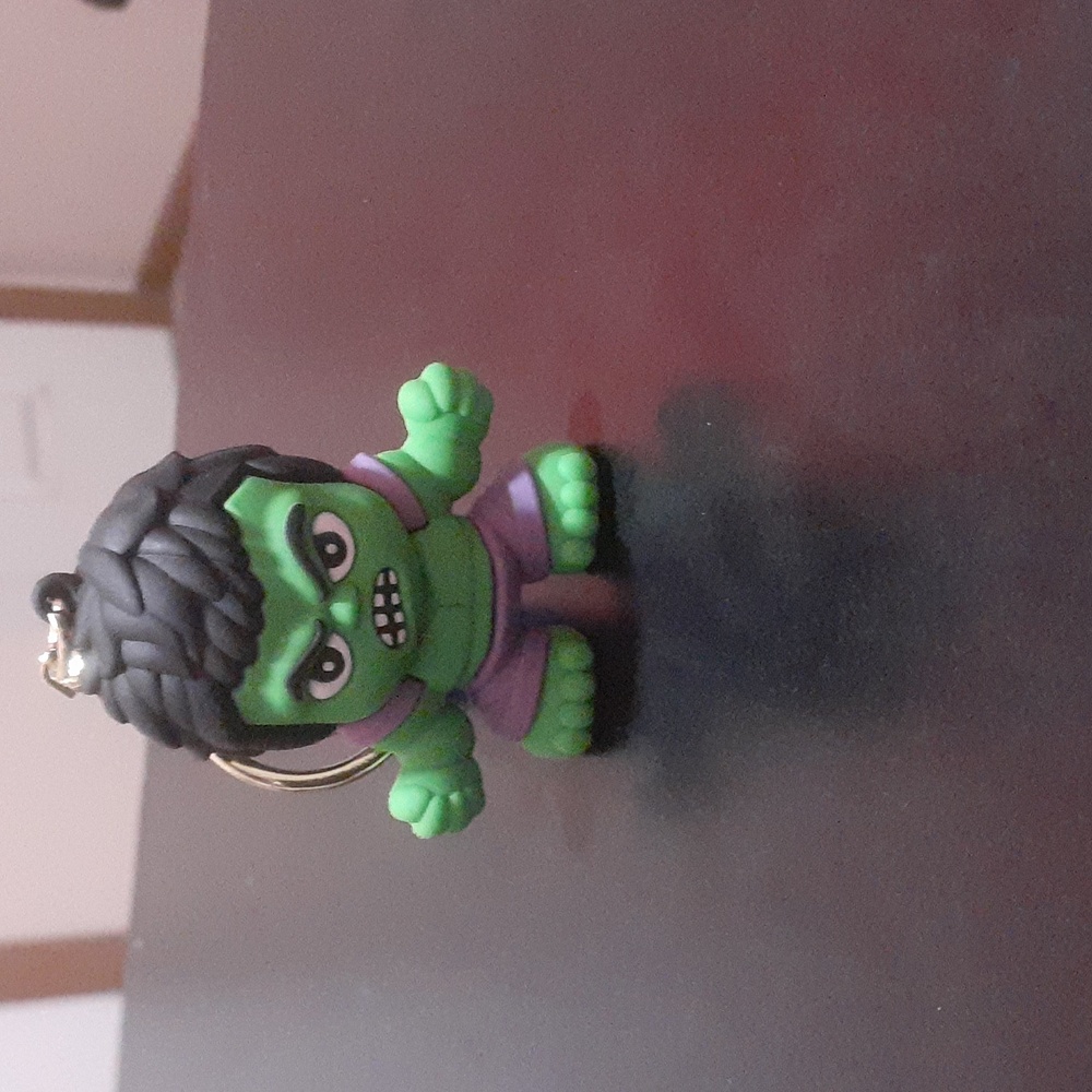 NWOT Incredible Hulk keychain